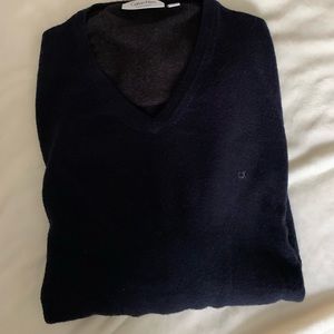 Calvin Klein men’s v-neck sweater